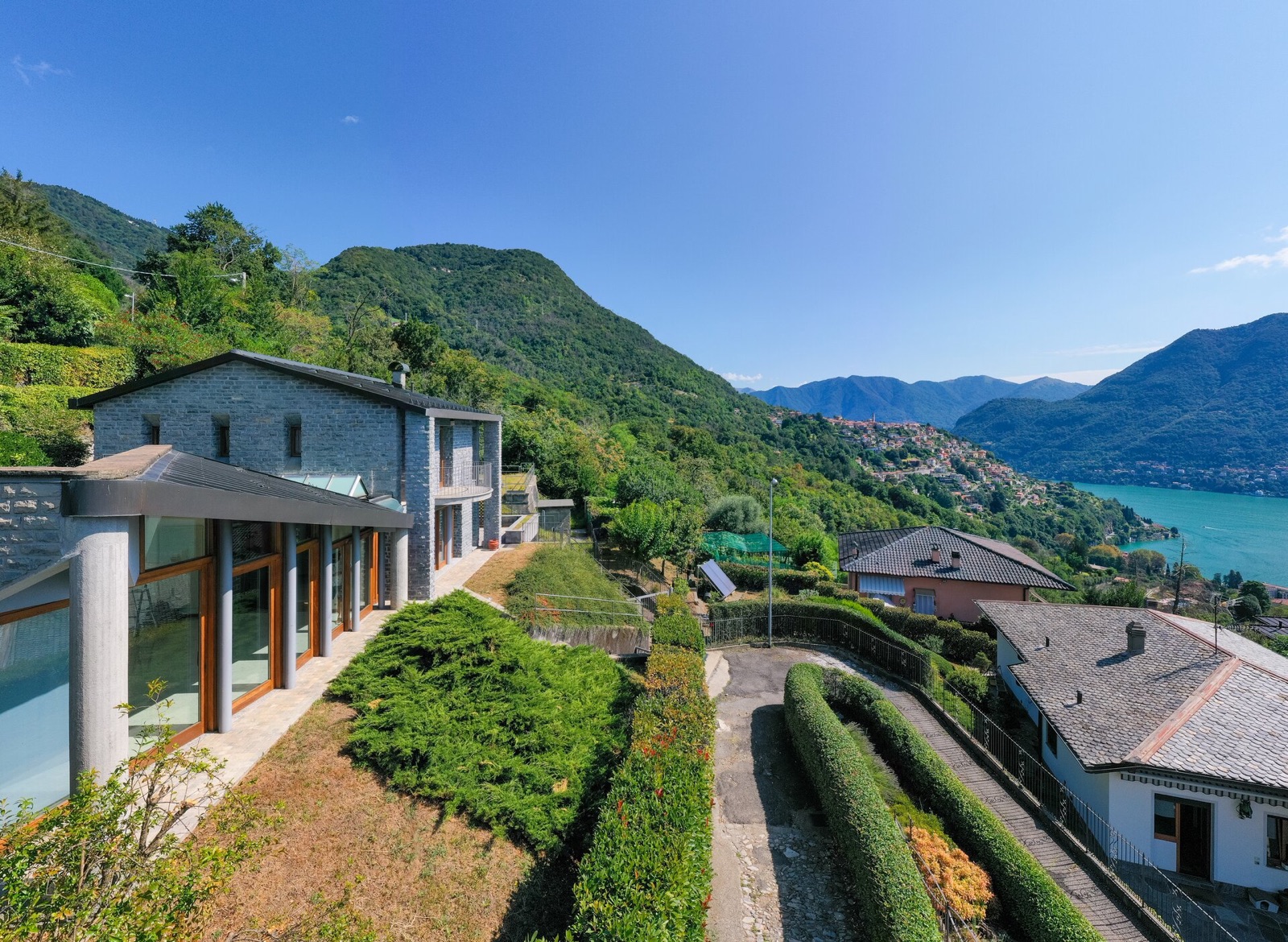 Villa indipendente con piscina interna e vista lago a 180° — 8